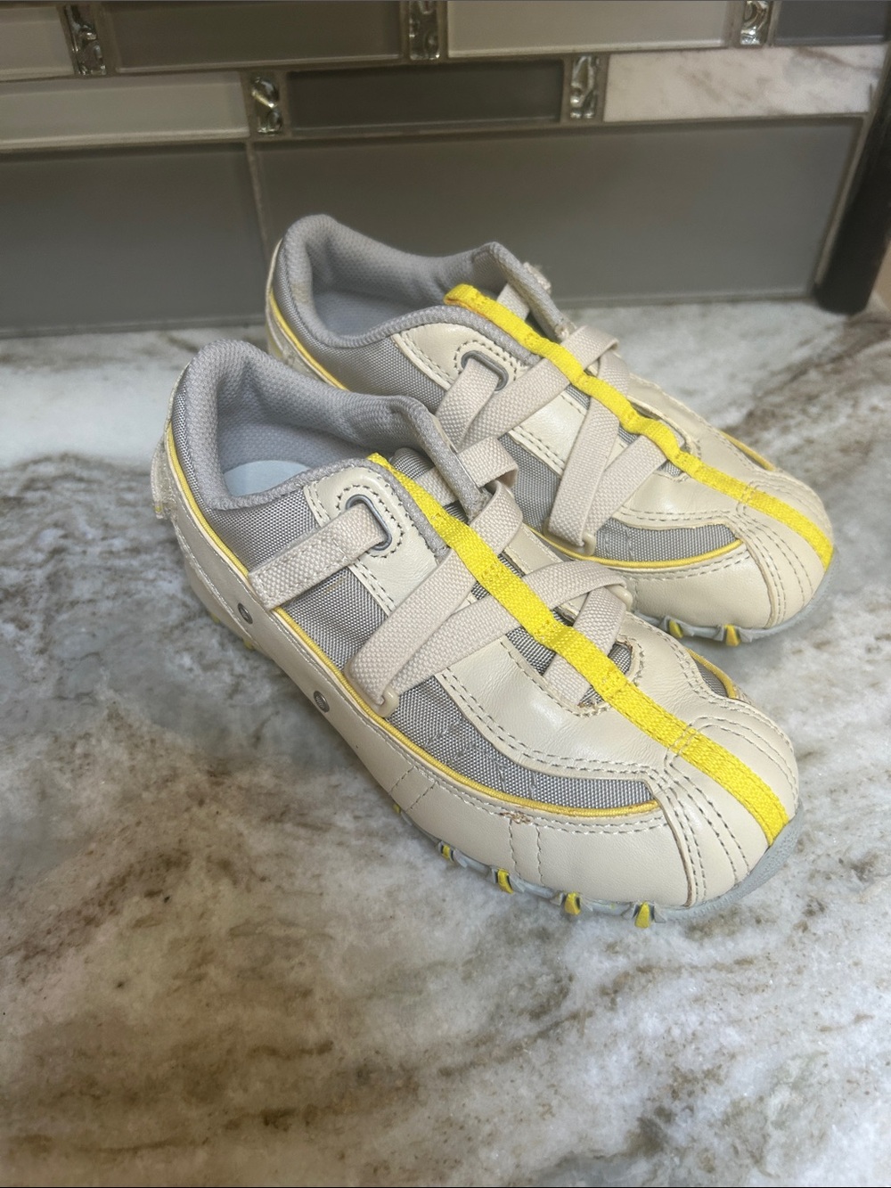 NEW DIESEL Unisex Yellow/ Ivory Leather DISCOVERY SNEAKERS SIZE 11 Kids school